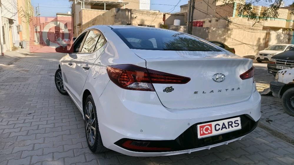 هيونداي النترا